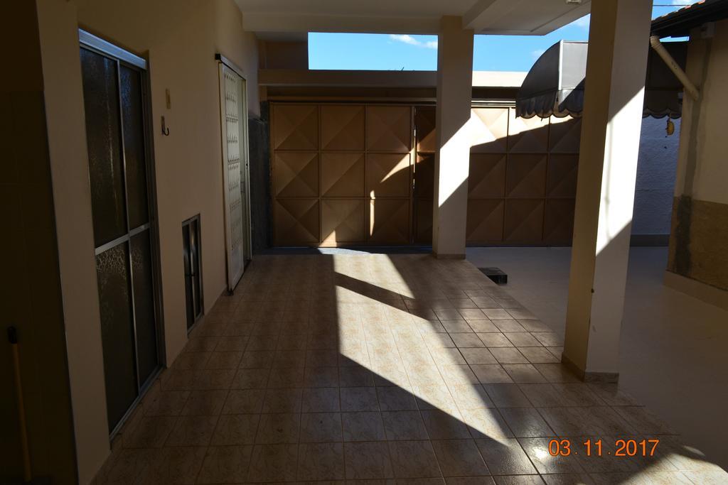 אפרסידה Hospedaria Servos De Maria מראה חיצוני תמונה